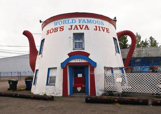 Illustration for article titled These Buildings Could Be The Food And Drink Of Giants
